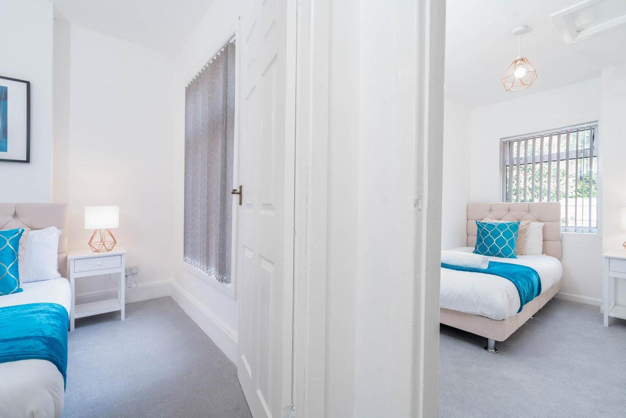 Three Bedroom House - Garden - Parking - Wifi - Netflix - Rated - 11t Holiday home *