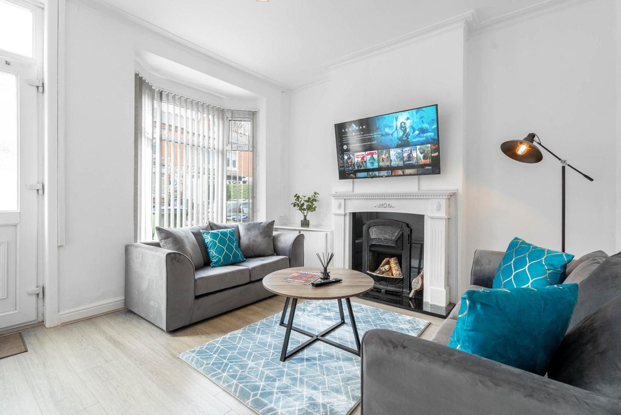 Three Bedroom House - Garden - Parking - Wifi - Netflix - Rated - 11t