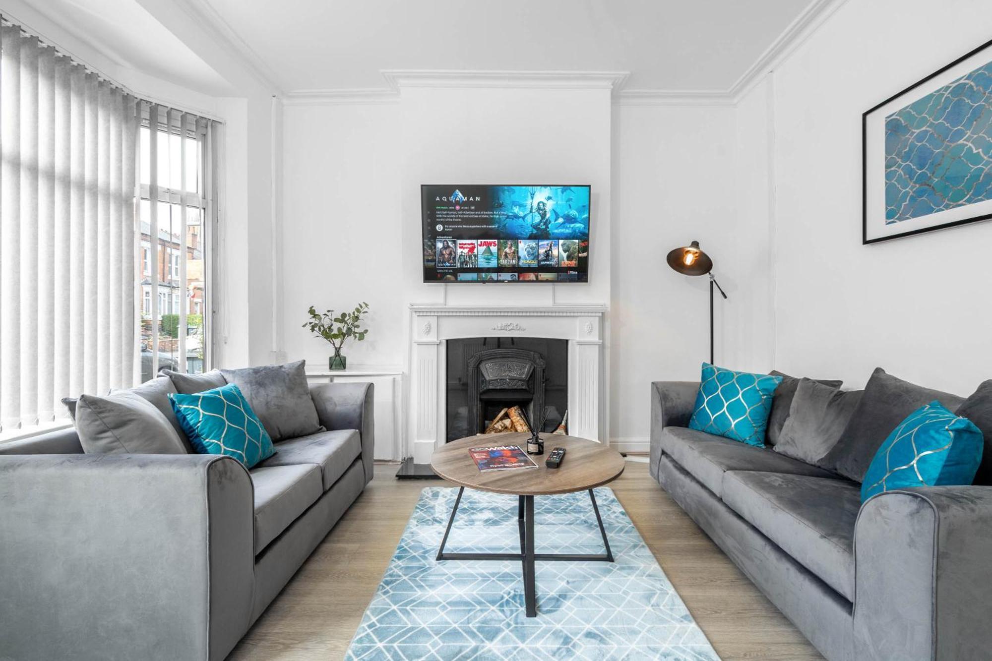 Three Bedroom House - Garden - Parking - Wifi - Netflix - Rated - 11t *